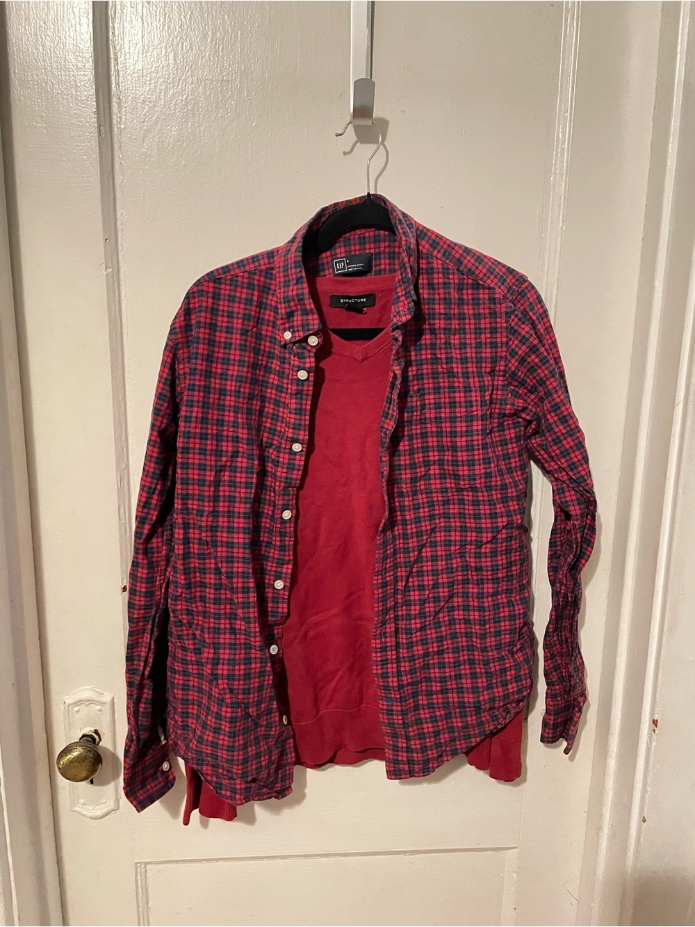 Men’s Gap Red Plaid Button-Up Shirtand unstructured long sleeve